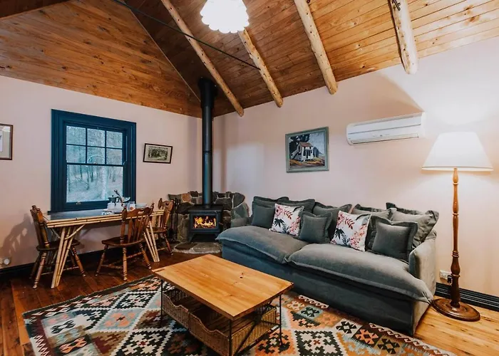 The Gully - Dreamy Cabin On Acres Of Outback Charm