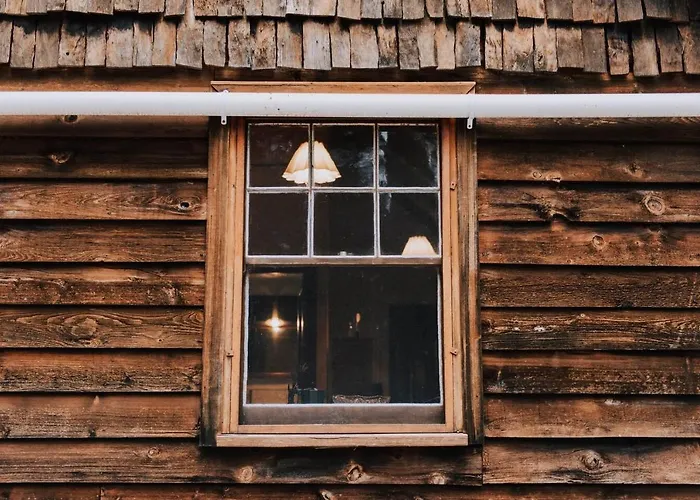 The Gully - Dreamy Cabin On Acres Of Outback Charm